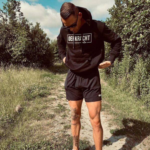 oerkracht hoodie model